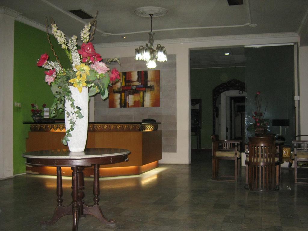 Le Paradis Hotel パレンバン エクステリア 写真