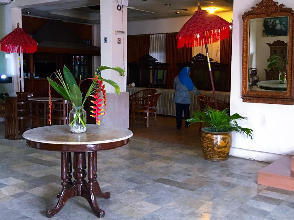 Le Paradis Hotel パレンバン エクステリア 写真